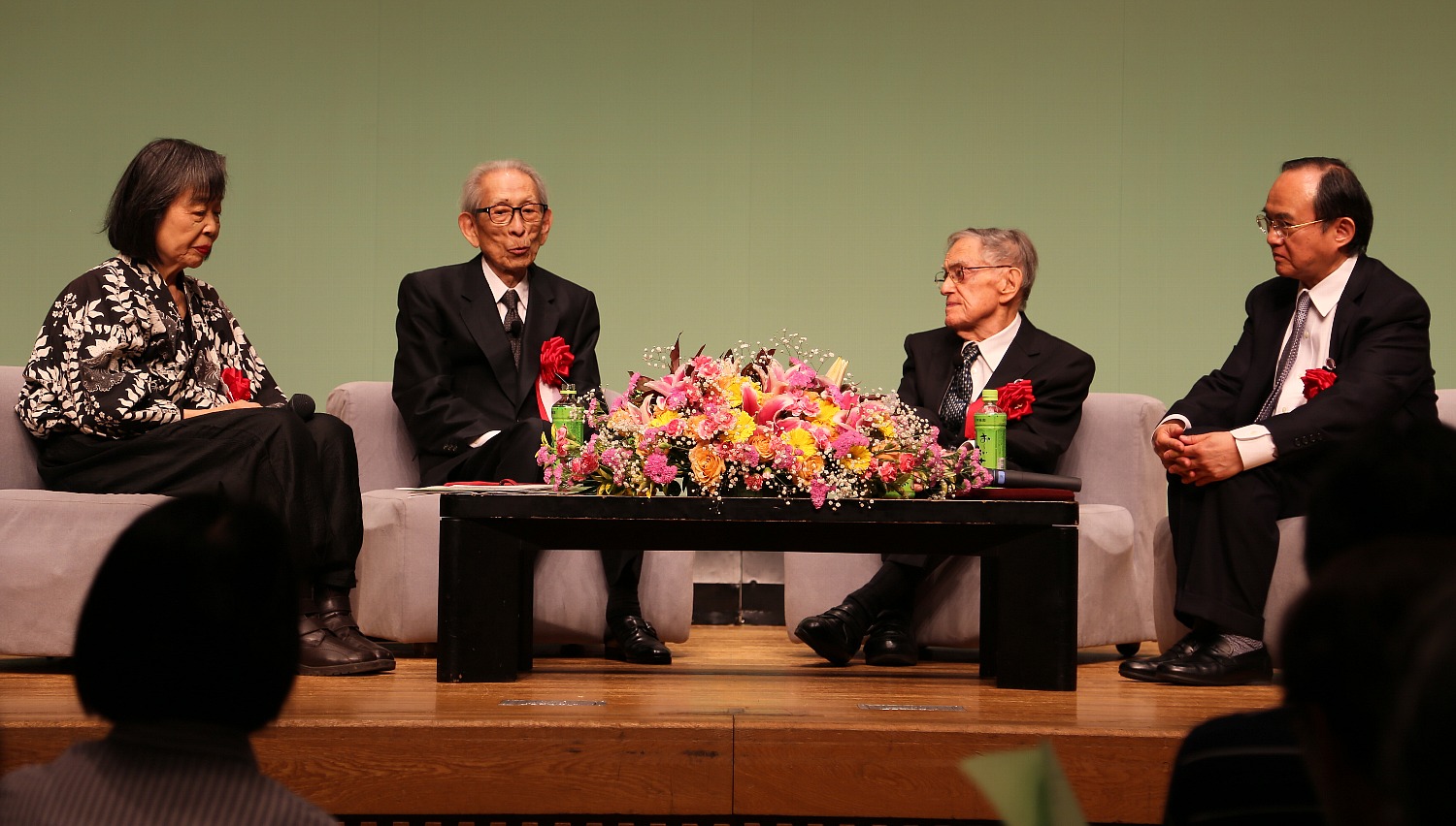 記念座談会の様子の画像