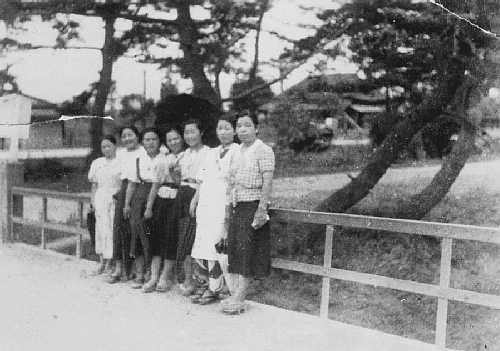 神明町女子青年団の記念写真