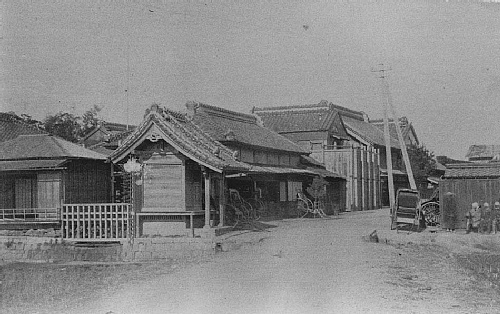 浅古家の地蔵堂