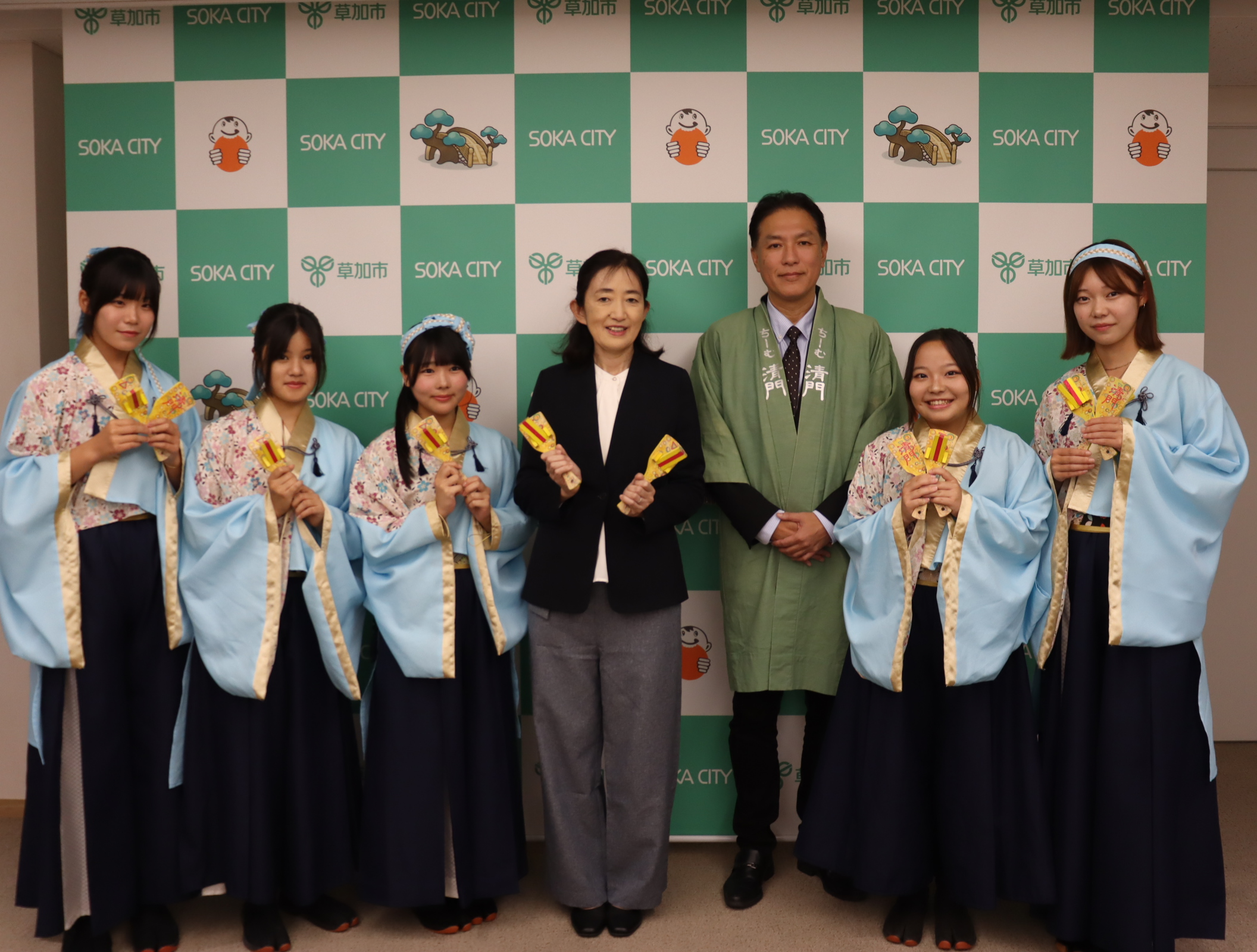 team清門による市長表敬訪問の様子