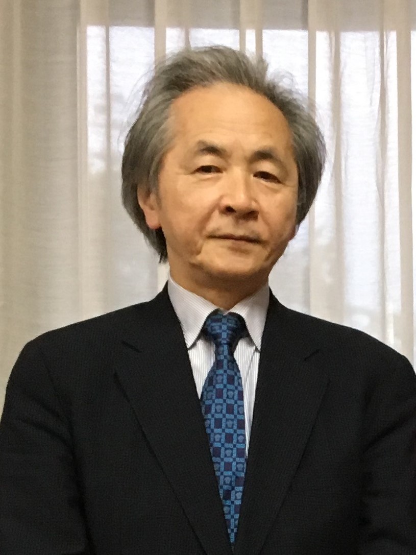 三浦雅士R８.jpeg