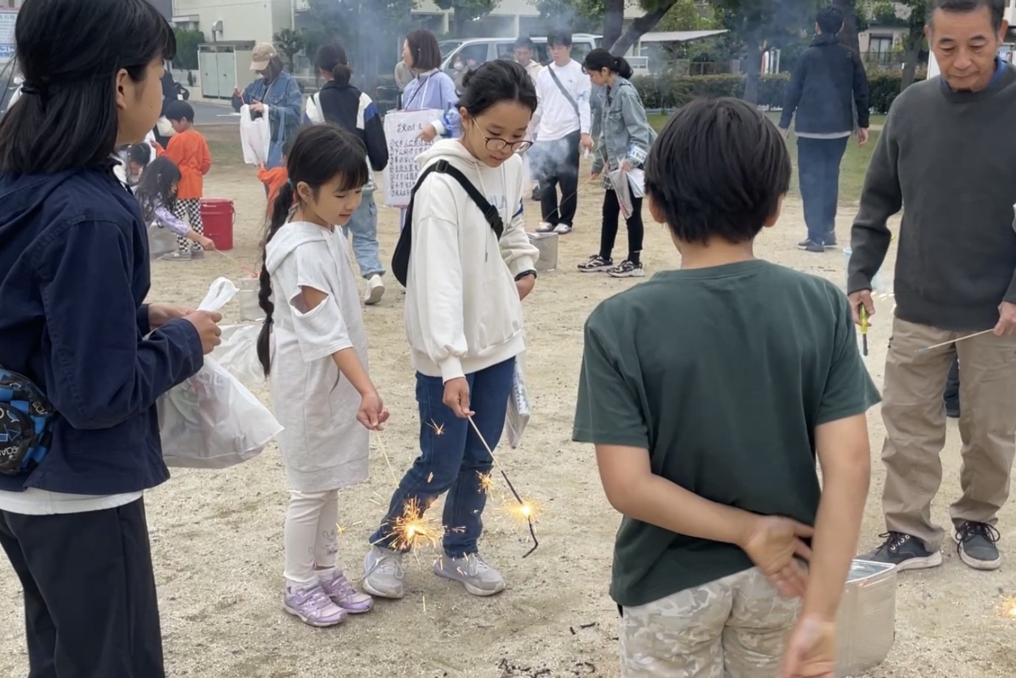 20251019_letschangeそうかこどもパーク花火イベント2.jpeg