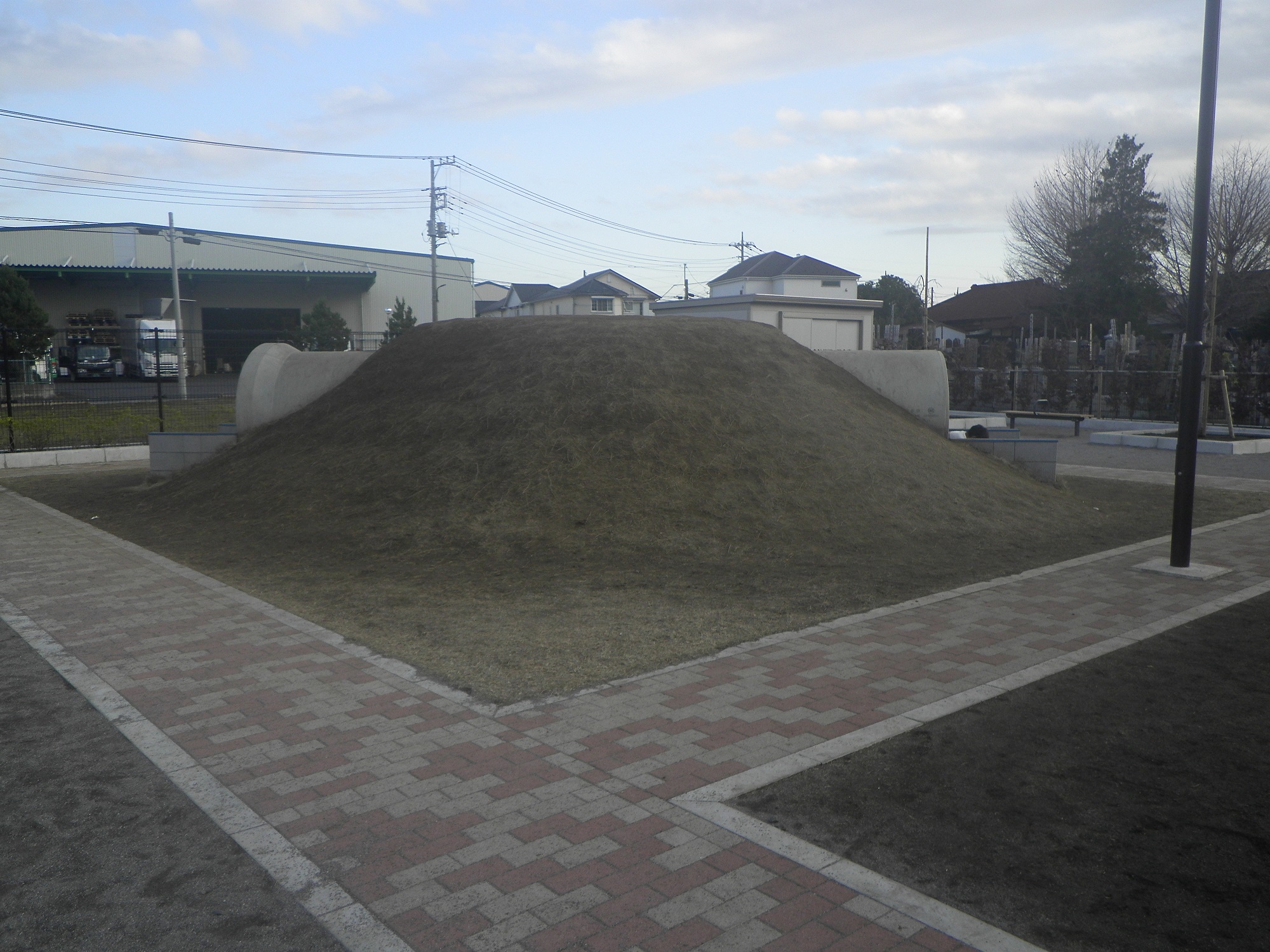 遊具の画像土管築山