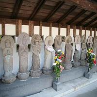 泉蔵院十三仏石像