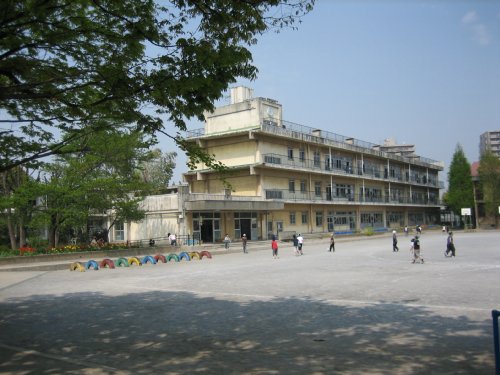 :栄小学校の画像