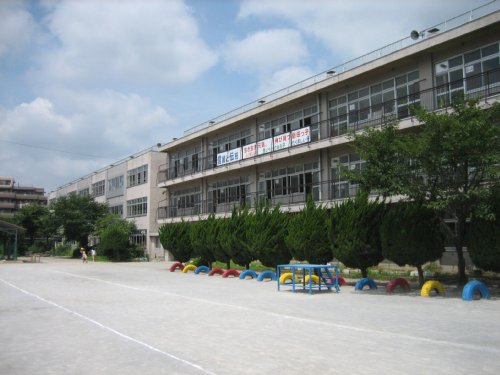 :新田小学校の画像