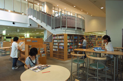 :中央図書館-施設内部の画像