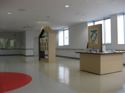 プラザ棟3階啓発展示品の写真