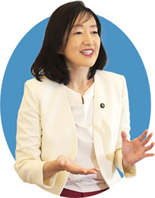 草加市長　山川百合子