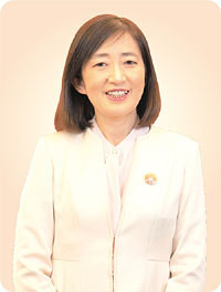 草加市長　山川百合子