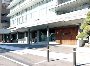 市役所本庁舎